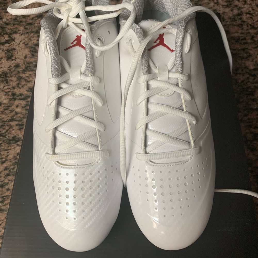 Baseball cleats